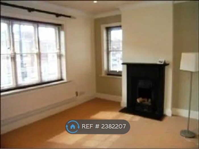 2 Bedroom Maisonette To Rent In High Street, Stevenage, SG1