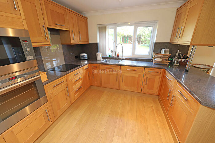 4 Bedroom Detached House For Sale In Stoneyfields Gardens, Edgware, HA8