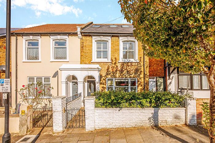 4 Bedroom Semi Detached House For Sale In Birkbeck Avenue, Acton, London, W3