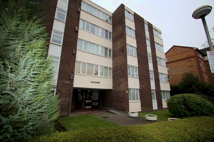 3 Bedroom Flat To Rent In Galsworthy Road, Kingston Upon Thames, KT2