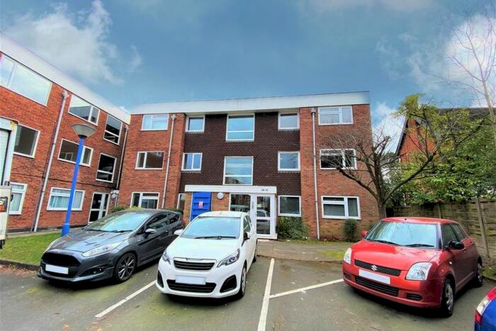 2 Bedroom Flat To Rent In Old Warwick Court, Old Warwick Road, Solihull, B92