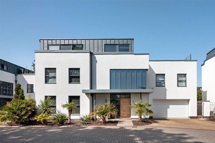 4 Bedroom Detached House For Sale In St Leonards, Exeter, EX2