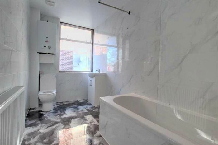 5 Bedroom Detached House To Rent In Hertford Road, Enfield, EN3