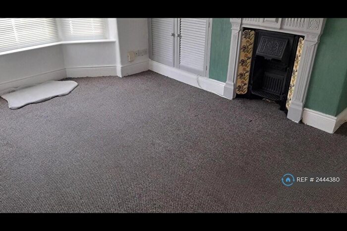 2 Bedroom Maisonette To Rent In Clifton Road, Darlington, DL1