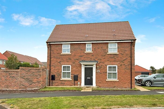 3 Bedroom Semi-Detached House For Sale In Greenfield Avenue, Hessle, HU13