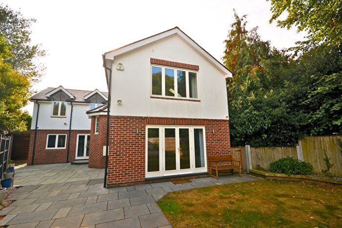 5 Bedroom Detached House To Rent In New Road, CM2