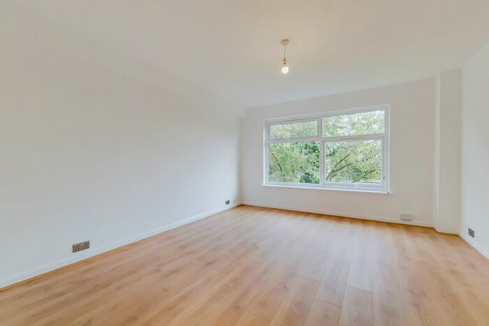 2 Bedroom Flat To Rent In Stourton Avenue, Feltham TW13