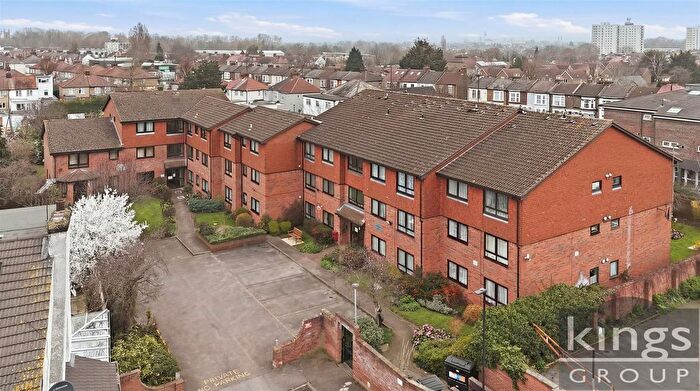 1 Bedroom Flat For Sale In Glyn Road, Enfield, EN3