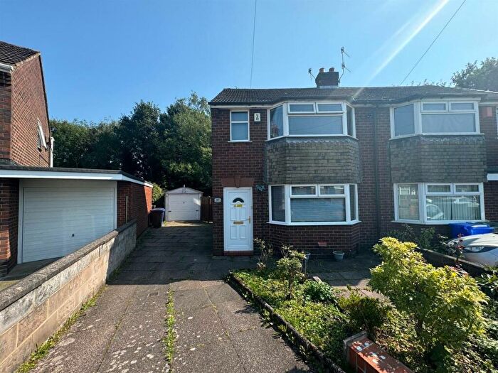 2 Bedroom Semi-Detached House To Rent In Clandon Avenue, Tunstall, ST6