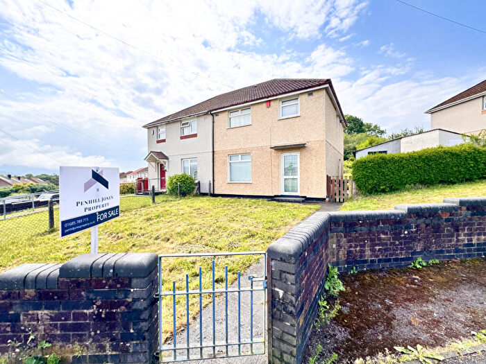 3 Bedroom Semi-Detached House For Sale In Brodawel, Penywaun, Aberdare, CF44