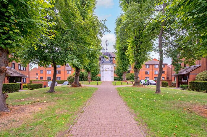 1 Bedroom Flat For Sale In St Benedicts Close, Tooting, London, SW17