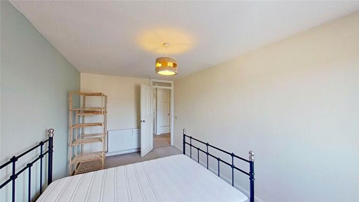 2 Bedroom Flat To Rent In Burns Street, Edinburgh, EH6