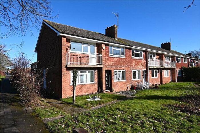 2 Bedroom Maisonette To Rent In Elgar Close, Basingstoke, Hampshire, RG22