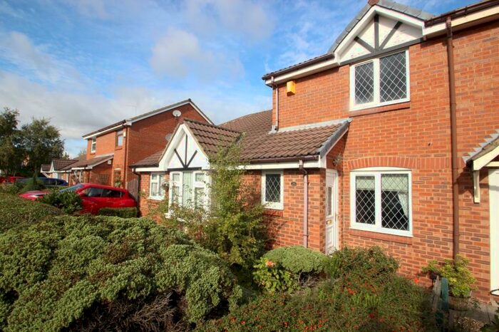 2 Bedroom Town House To Rent In Chelsfield Way, Pendas Field, Leeds, LS15