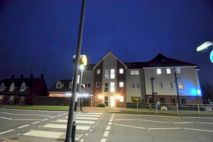 2 Bedroom Flat To Rent In Raeburn House, Baron Road, South Woodham Ferres, Essex CM3