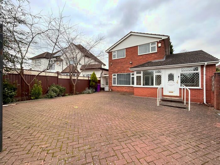 3 Bedroom Detached House To Rent In Stafford Road, Wolverhampton, WV10