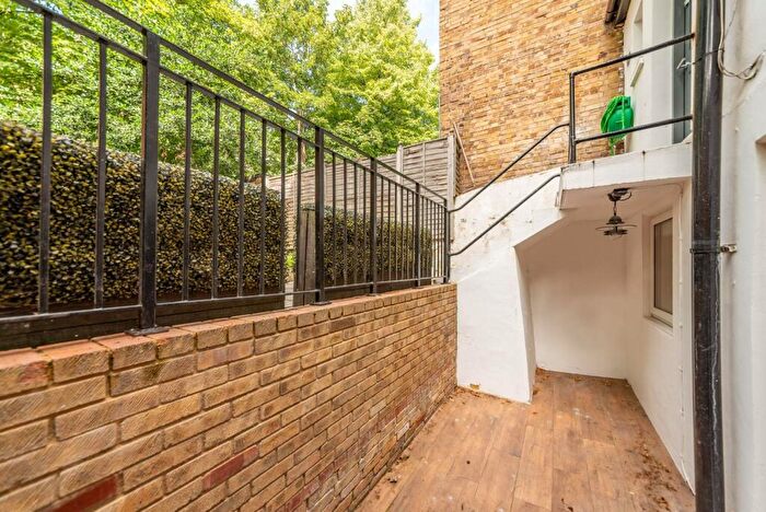 1 Bedroom Flat To Rent In Oakley Square, Mornington Crescent, London, NW1