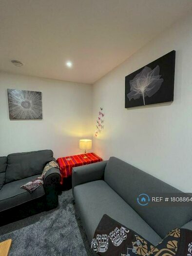 3 Bedroom Flat To Rent In Slateford Road, Edinburgh, EH11