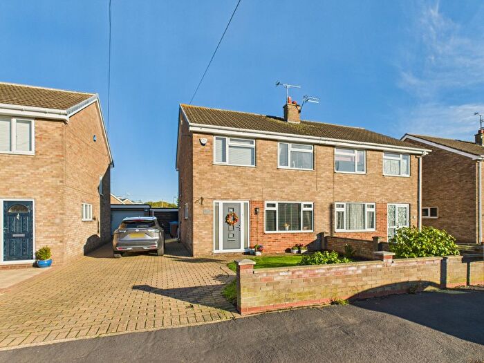 3 Bedroom Semi-Detached House For Sale In Stanbury Road, Hull, HU6