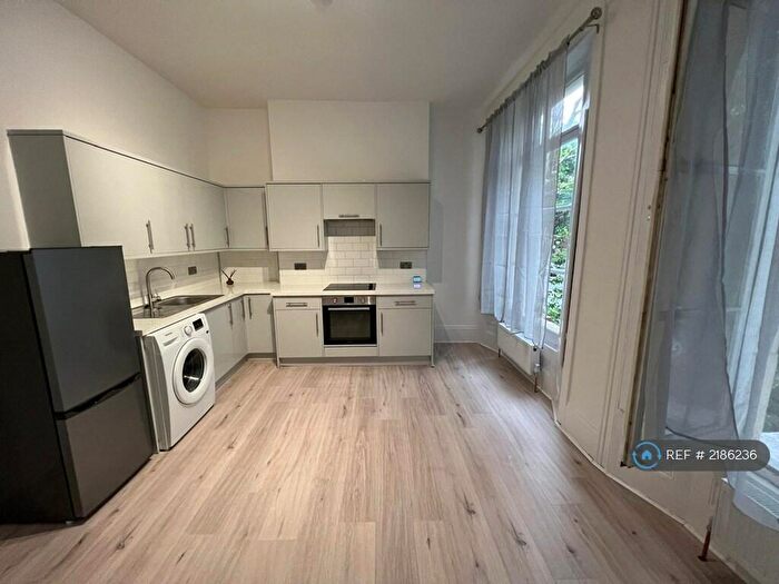 1 Bedroom Flat To Rent In Asylum Road, London, SE15