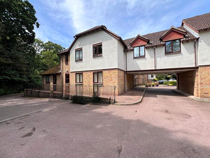 1 Bedroom Flat For Sale In Barrs Avenue, New Milton, Hampshire., BH25