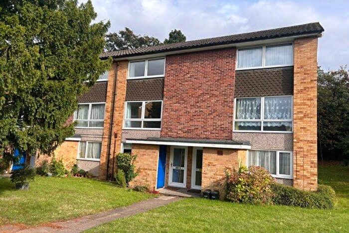 2 Bedroom Maisonette To Rent In Bath Road, Reading, RG1