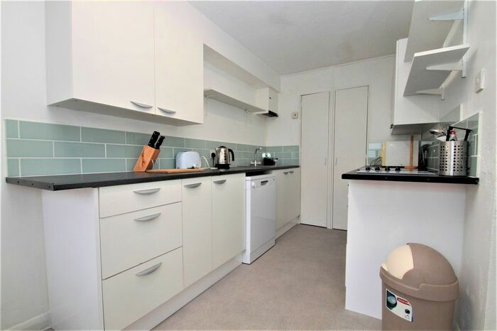 2 Bedroom Flat To Rent In Chiltern View Road, Cowley, Uxbridge, UB8