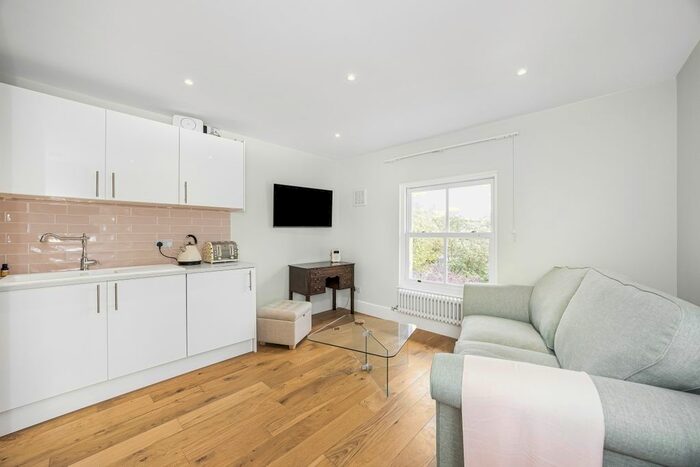 1 Bedroom Flat To Rent In St Pauls Court Yard, Deptford, SE8