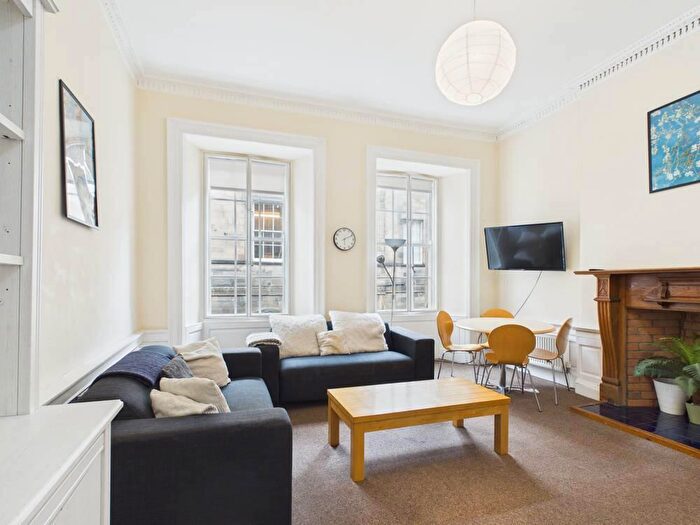 4 Bedroom Apartment To Rent In South College Street, Old Town, Edinburgh, EH8