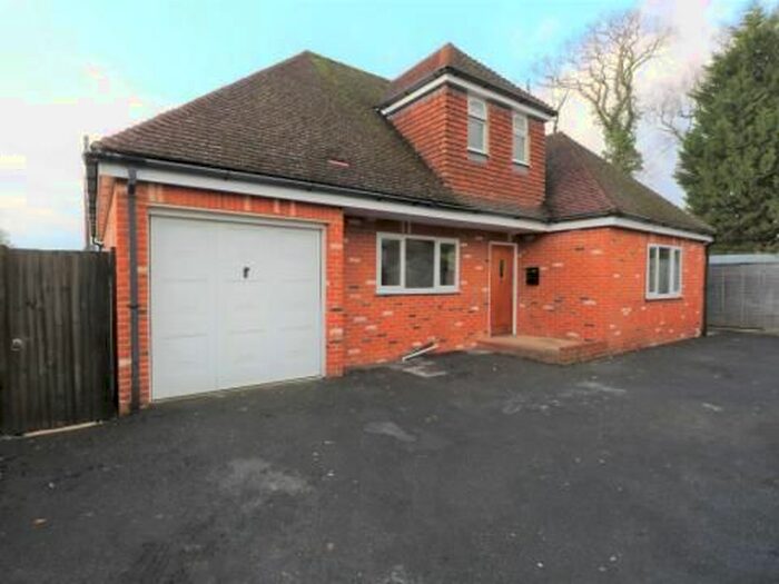 3 Bedroom Detached House To Rent In Mytchett, Camberley GU16
