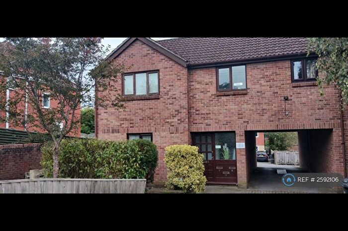 1 Bedroom Flat To Rent In Fielding Court, Yeovil, BA21