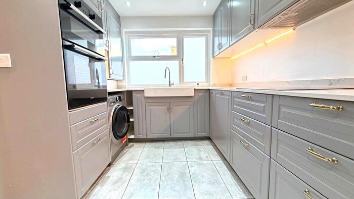 3 Bedroom Maisonette To Rent In Buckingham Road, London, E15