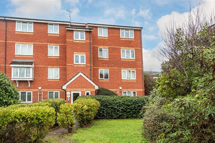 1 Bedroom Flat For Sale In Jack Clow Road, Stratford, E15