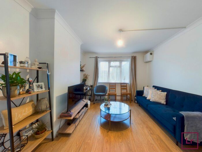 1 Bedroom Maisonette To Rent In Seymour Gardens, Ruislip, Middlesex HA4