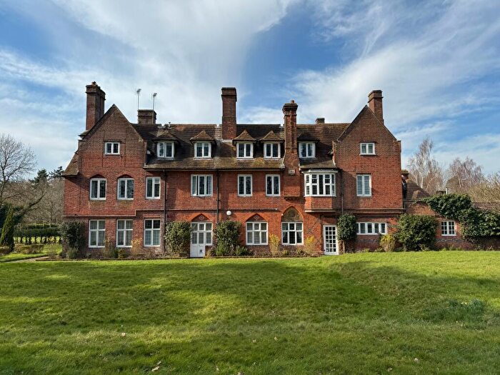 1 Bedroom Serviced Apartments To Rent In Hunt's Lane, Taplow, Maidenhead, SL6