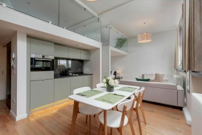 1 Bedroom Flat To Rent In Flat, Mcdonald Road, Edinburgh, EH7