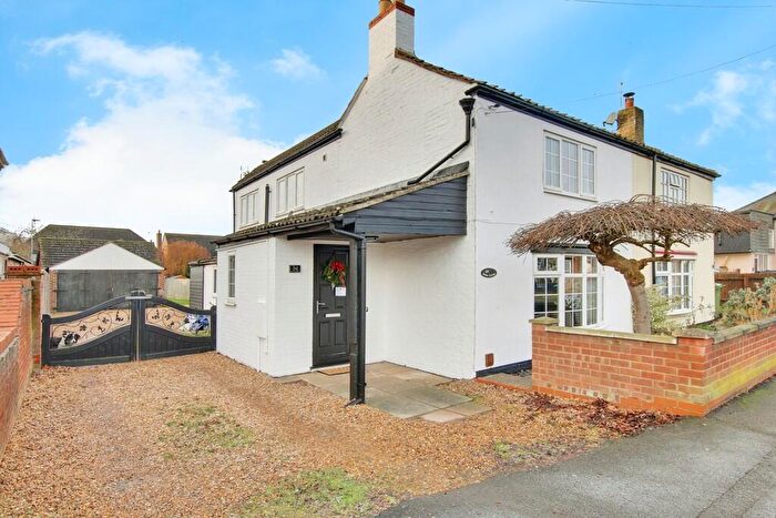 3 Bedroom Semi Detached House For Sale In Wisbech Road, March, PE15