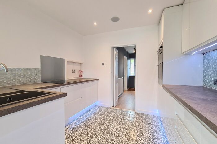 2 Bedroom Terraced House To Rent In Wentworth Avenue, Reading, Berkshire, RG2