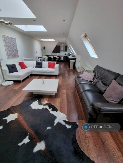 2 Bedroom Penthouse To Rent In Avenue Road, Brentwood, CM14