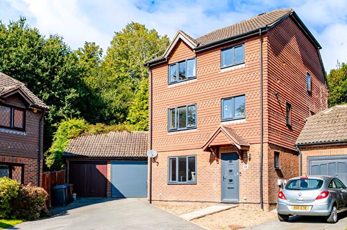 4 Bedroom Detached House For Sale In Oliver Close, Crowborough, TN6