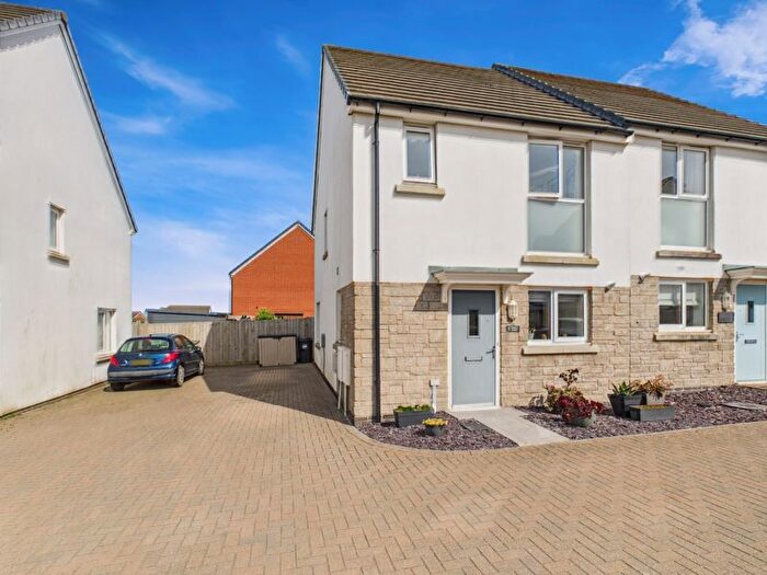 2 Bedroom Semi-Detached House For Sale In Sorrell Street, Hayle - Delightful Home, TR27