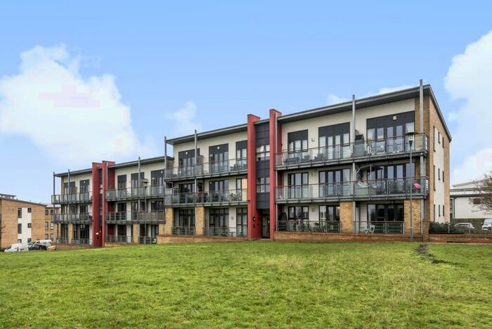 2 Bedroom Flat To Rent In Skylark Avenue Greenhithe, DA9