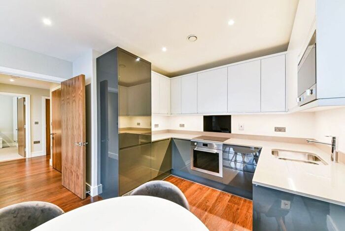 2 Bedroom Flat To Rent In Merrick Road, Southall, UB2