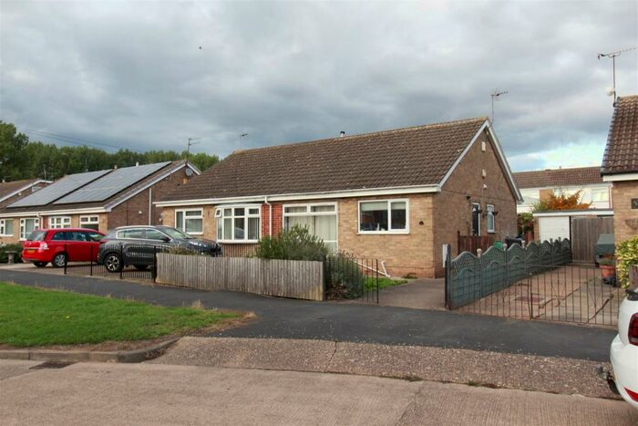 2 Bedroom Semi-Detached Bungalow To Rent In Thorndale, Hull, HU7