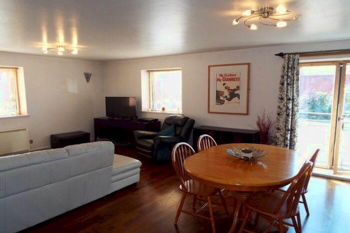 2 Bedroom Flat To Rent In Henke Court, Cardiff, CF10