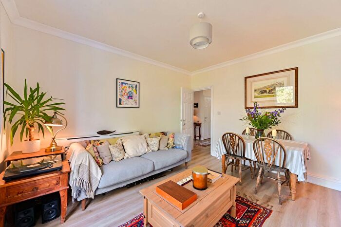 2 Bedroom Flat For Sale In Knebworth House, Clapham, London, SW8