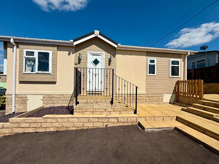 2 Bedroom Park Home For Sale In Bungalow Park, Holders Road, SP4