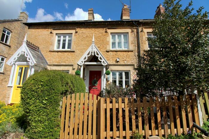 2 Bedroom Cottage To Rent In Distons Lane, Chipping Norton, OX7