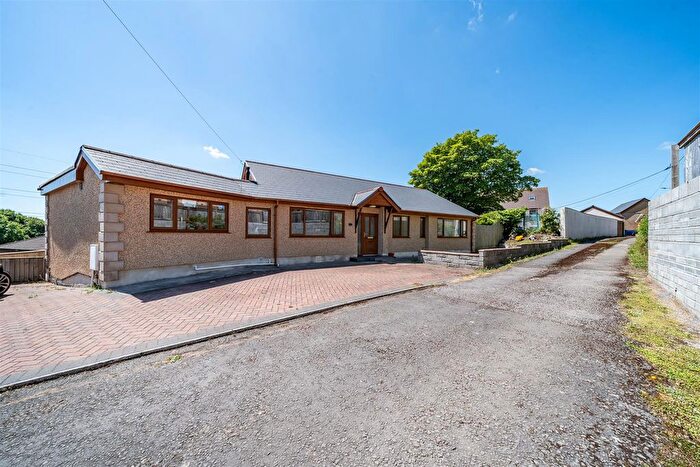 4 Bedroom Detached Bungalow For Sale In The Lane, Llanelli, SA14