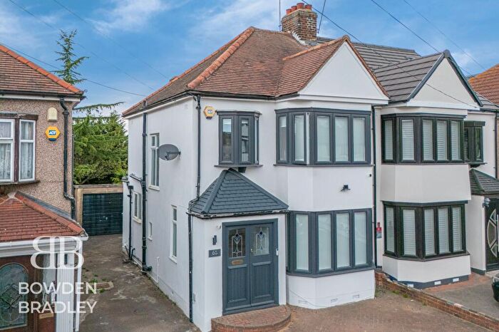 3 Bedroom Semi-Detached House For Sale In Wensleydale Avenue, Clayhall, IG5